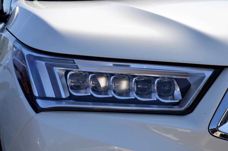 concession-auto-LEVENS-min_acura-headlamp-2834131